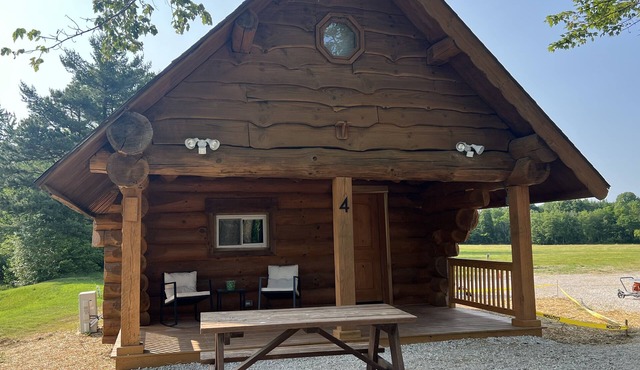 Yellow Banks Log Cabin With Waterfront Views