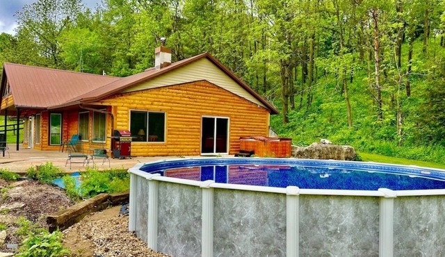 Yellow River Lodge w/ outdoor Hot Tub Jacuzzi & Pool