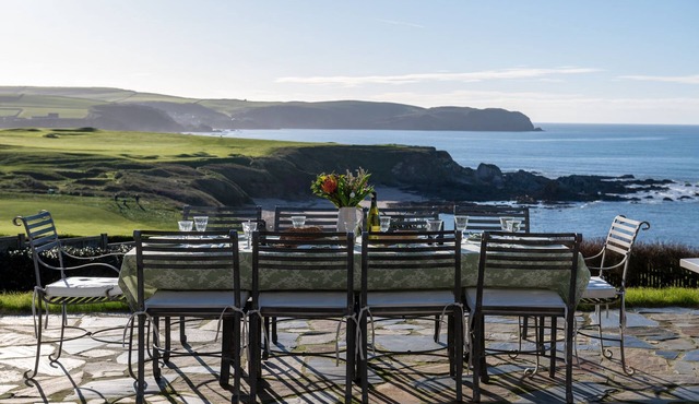 Yellow Sands - a house that sleeps 10 guests in 5 bedrooms