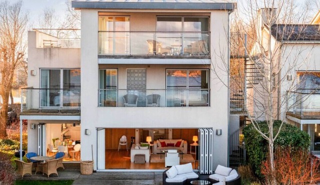 Yellowhammer · Yellowhammer - CW8 - Lakeside Spa Property