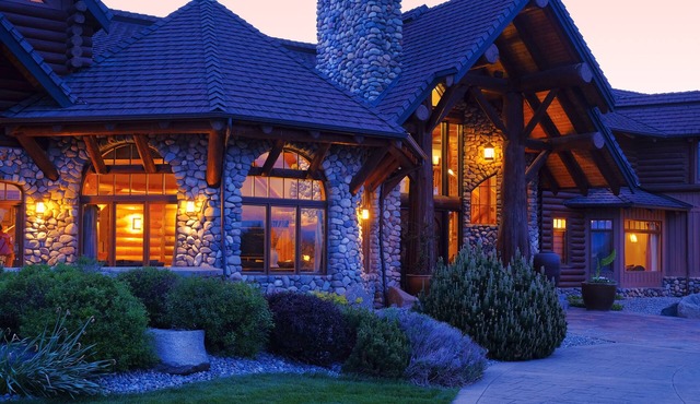 Yellowhawk Resort Main House, luxury lodging in the heart of Wine Country.n