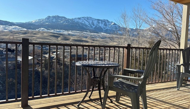Yellowstone Beauty Overlooking Yellowstone River BRAND NEW Gardiner, MT
