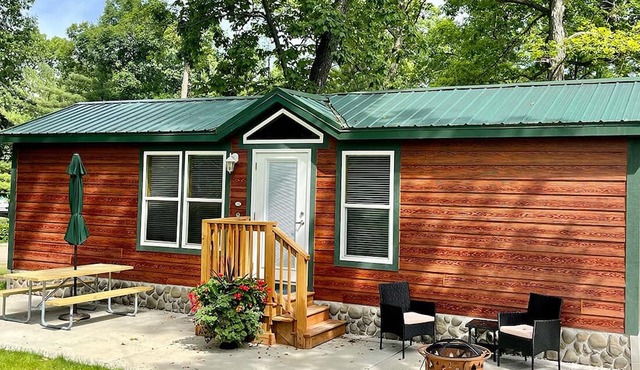 Yellowstone Chalet Cottage
