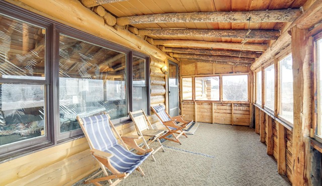 Yellowstone Cabin Getaway Near National Park