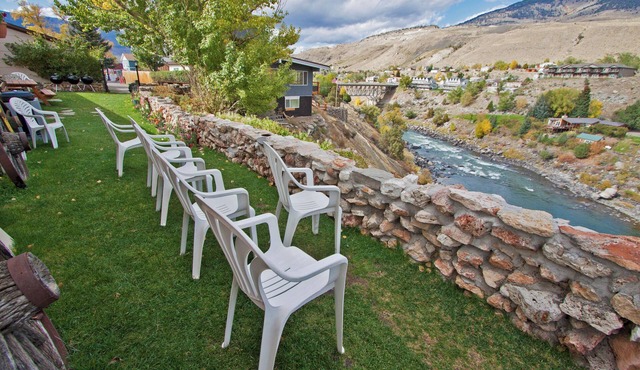Yellowstone River Motel