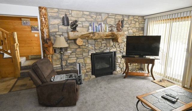 Yellowstone Rustic Luxury Condo Sleeps 11 in an Award Winning Resort