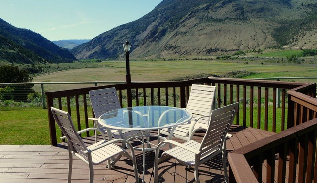 Yellowstone Vacation Home close to Yellowstone! A/C! Hot Springs nearby!