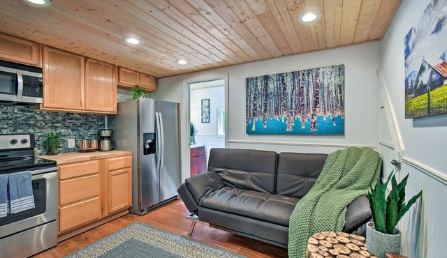 Yelm House Overlooking the Nisqually River!