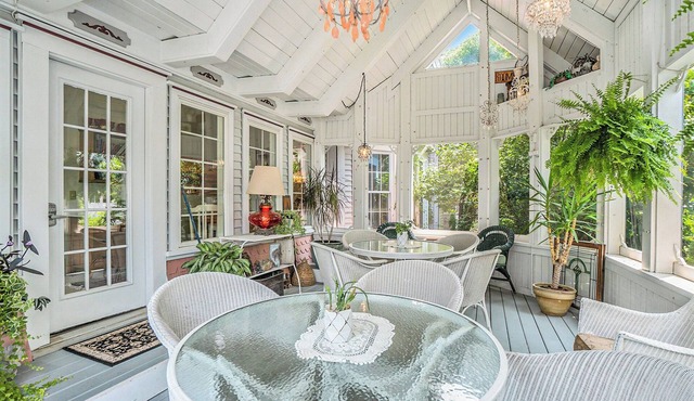 Yelton Manor Bed & Breakfast