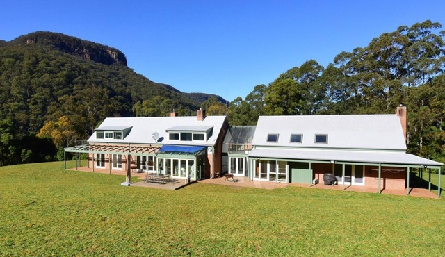 Yeola - Lush location with river access!