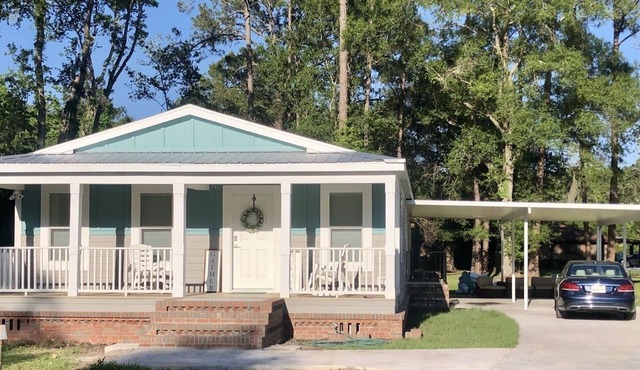 YES! Westside Home Away From Home-Relax in Privacy-Best Shower Ever & Gas Grill