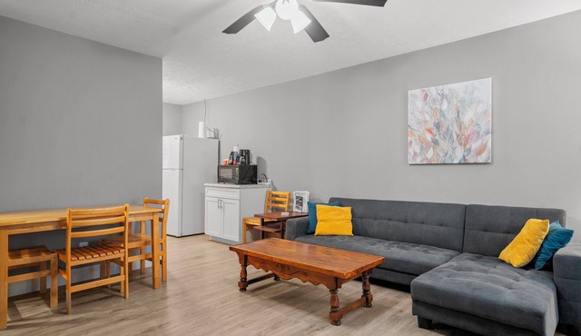 Yeti Escape l Cozy 2BR l 15 min to RRG l WI-FI
