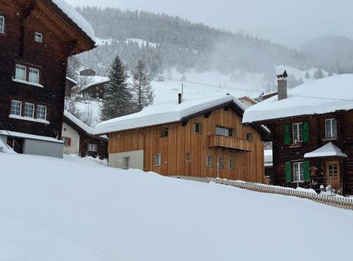 Yeti Lodge
