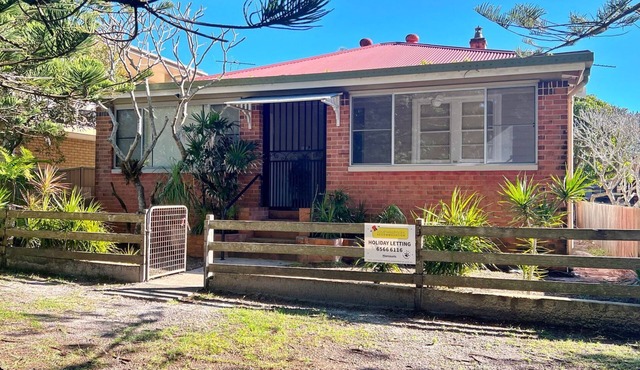 Yia Yia's Place - walk to the beach