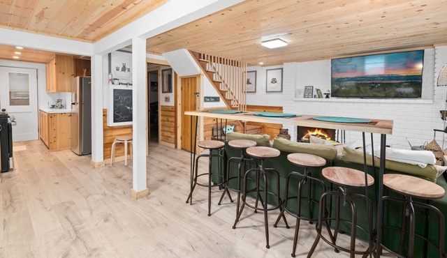 Yoda Maple Cabin- Awesome cabin with great amenities, you can feel the warmth of this charming cabin