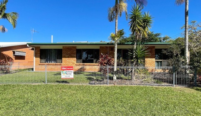 Yolanda - Burrum Heads- Beachfront - 3BR- Aircon