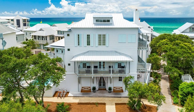 YOLO Cottage & Carriage House l Gulf Views | Pool l Outdoor Fireplace l Bikes