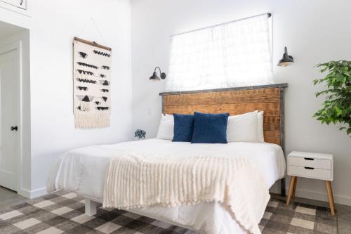 Yonah View King Beds - Wine Country Bliss