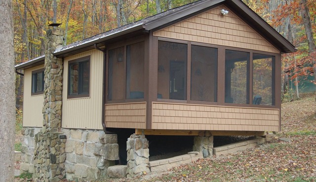 Yore Cottage, private 15-wooded acres with hiking & fishing, 3-min. to Salt Fork