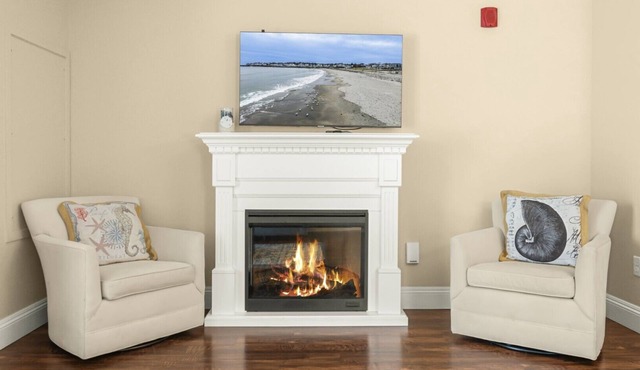 York Beach, Maine | Ocean-View Studio with Fireplace | Walk to Beach
