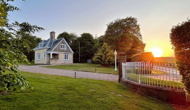 Yorkshire Gate Lodge - Secluded holiday cottage on the Wolds Way
