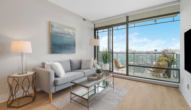 Yorkville Magic. n Toronto's Finest Neighbourhood