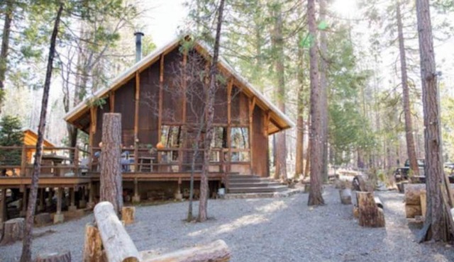 Yosemite Cabin - with Bunkhouse