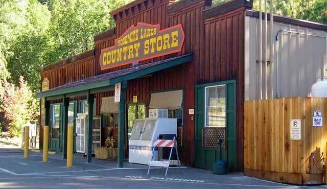 Yosemite Lakes Cottage 49