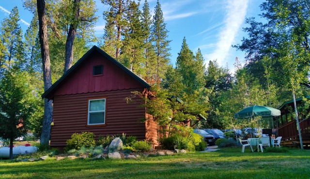 Yosemite Riverside Inn