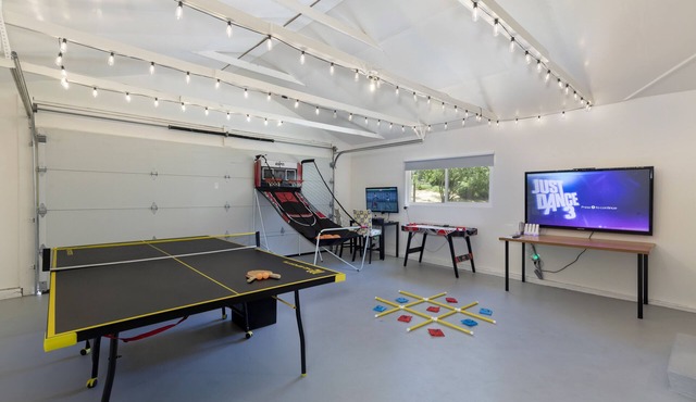 Yosemite South & Bass Lake Home with Game Room