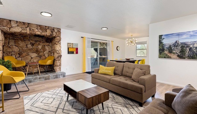 Yosemite South & Bass Lake Home with Game Room