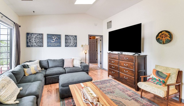 Yosemite Wellbeing Retreat on 5 Acres w/Mtn Views