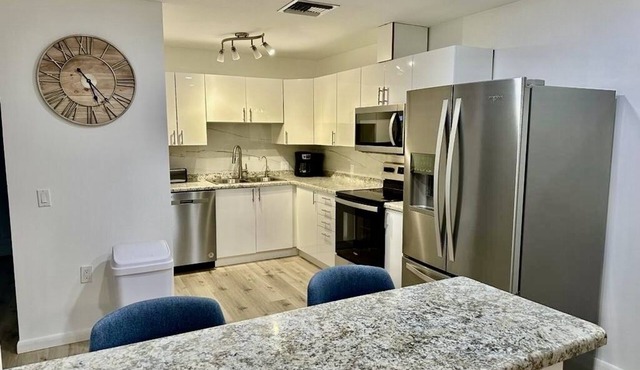 You beach seasonal rental. Great Location!