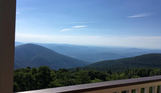 You deserve it all! Awesome Views, Comfy Condo & Elevator!