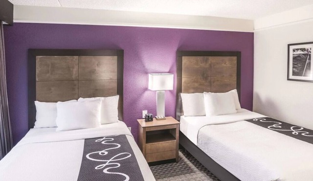 You Found it! 2 Pet-Friendly Units, Free Breakfast, Free Parking