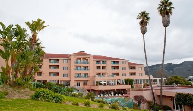 You Found It! 3 Spacious Units w/Full Kitchen, Free Parking, Onsite Pool