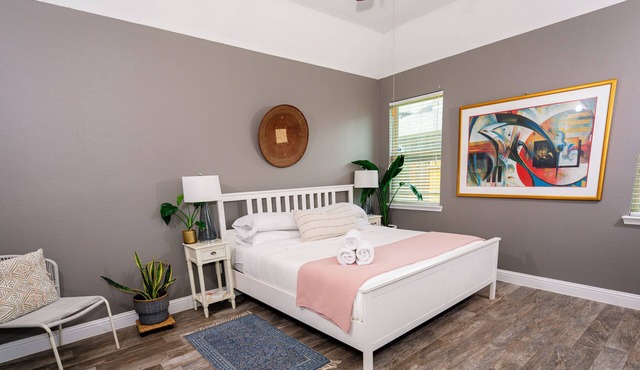 You'll love this peaceful and beautiful place, close to many attractions