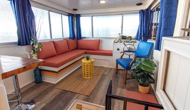 You're on a Boat 2! Charming Houseboat on Eagle Mountain Lake