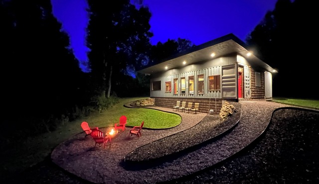 YOU WILL LOVE THIS ONE!-SUPER CLEAN-KING BEDS-HOT TUB-VIEW-HI SPEED WIFI-BOOK IT