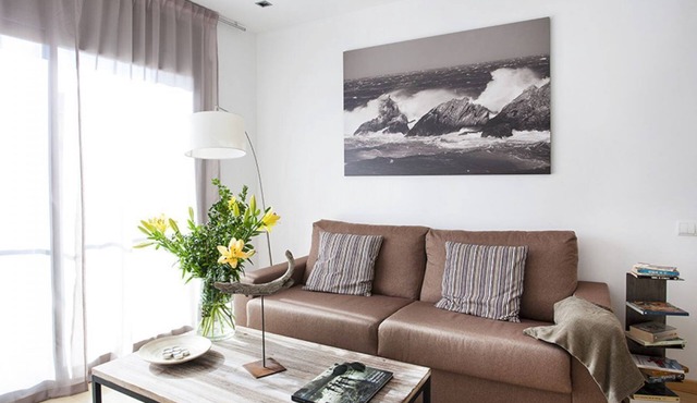 Your 2 rooms and 2 bath home 200m from the beach