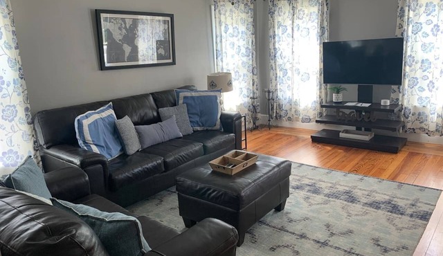 Your 2nd Home Away From Home l Prime location