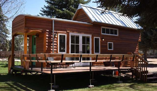 Your Adventure Hub – The Sequoia Tiny Home on River and Near Trails & Parks