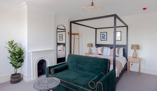 Your Apartment | Bristol Redcliffe Parade No9 I Maisonette