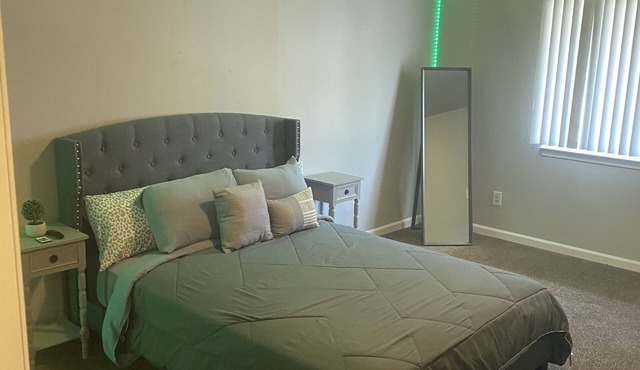 Your Atlanta Townhome getaway 5 minutes from the world’s busiest airport