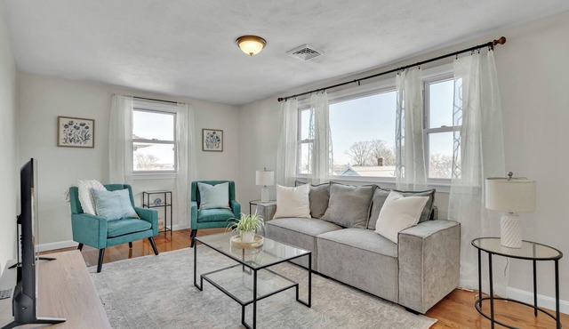 Your Boston Home Base: Modern Furnished 3BR with Easy Hospital Access