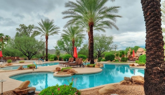 Your Cave Creek Retreat! Swimming Pool, Free Parking, Full Kitchen!