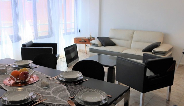 Your central and comfortable 100 sqm flat in Valencia City. 10 Gigabit internet