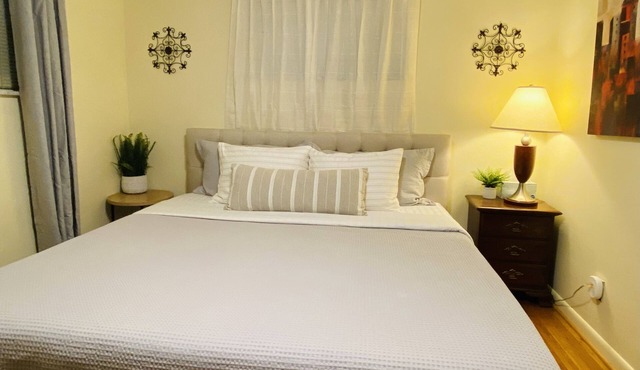 Your Comfy Home in Pittsburgh with King beds and free parking