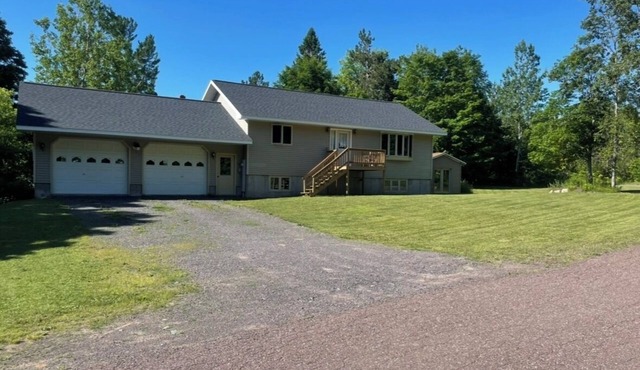 Your Copper Country Home Base—4BR + Sauna!