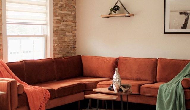 Your Cozy Getaway with Sunroom & Gaming Room